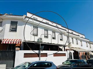 Maison à Buganvilla. Adosado 7 habitaciones con sotano, buhardilla y zonas comunes co