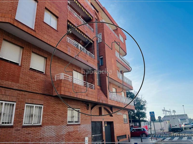 Foto eab49a04-3780-41f6-9142-c52e2865d1b5. Piso en maestro salvador lópez zona matadero con ascensor 3 dormitorios en Huelva
