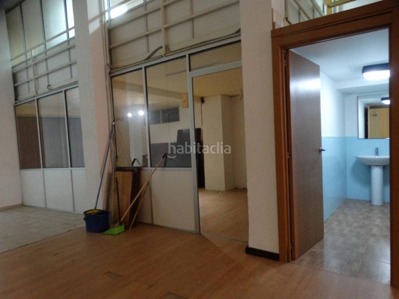 Foto 7a44d63c-8bf9-4fd3-8d53-36dd2e285b4e. Location local commercial dans Centro Huelva