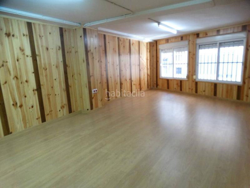 Foto e21e37db-acb1-46b1-949f-42210875915d. Location local commercial dans Centro Huelva