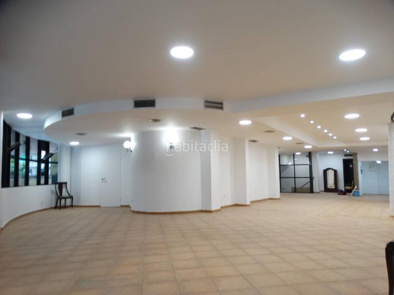 Foto 57bd2939-2c65-4ef7-abed-98e0e6a44a42. Alquiler local comercial amplio local con inmejorable ubicación en Huelva
