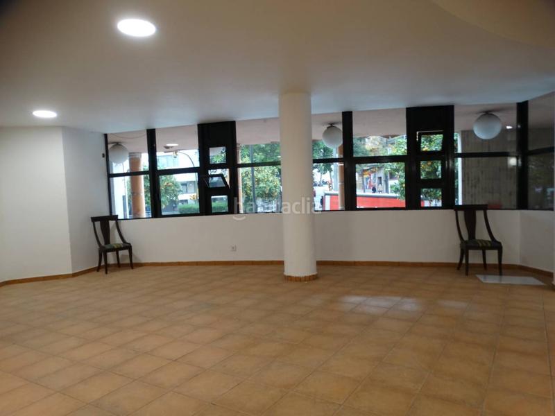 Foto e696a0b8-8087-4064-b2c9-1ffd825dcbab. Alquiler local comercial amplio local con inmejorable ubicación en Huelva