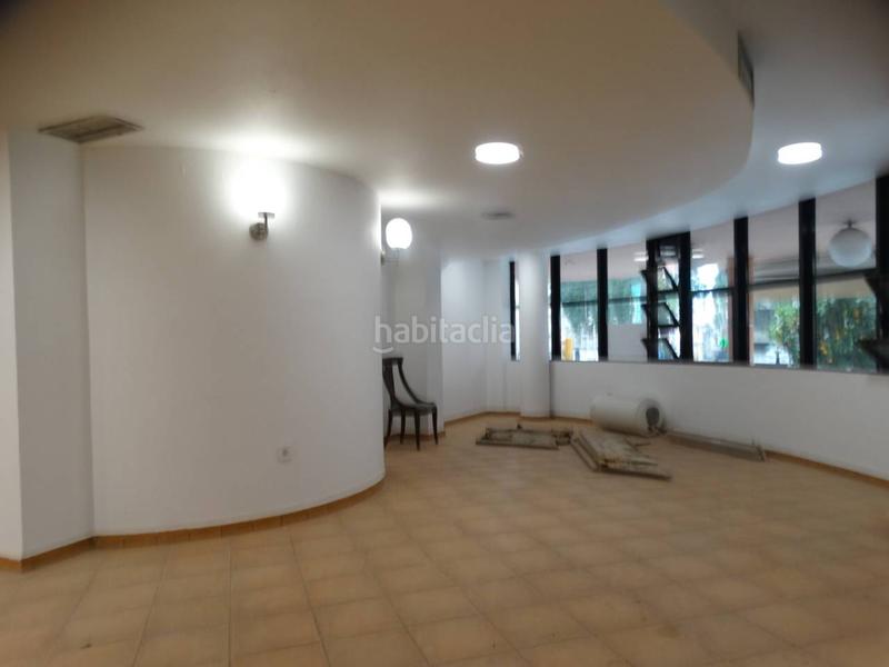 Foto cf90fd5b-dbb1-420e-9671-b442c5a6d437. Location local commercial dans Centro Huelva