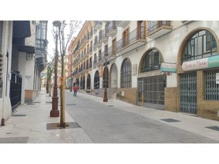 Affitto Posto auto in Centro. Alquiler plaza garaje zona la palmera para coche pequeño