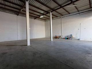 Fabrikhalle  Polirrosa. Amplia nave en poligono polirrosa