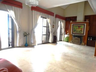 Attico  Calle gobernador alonso. Amplio ático duplex en el centro, junto al gran teatro