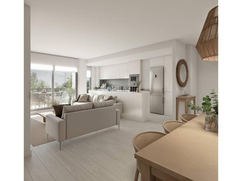 Foto dd41a033-88b7-428b-8a1e-933949b14906. Piso bajo con amplio patio, piscina, garaje y trastero en Huelva