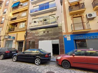 Local Comercial  Calle san andrés. Amplio local comercial  junto a la plaza de san pedro