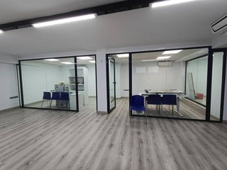 Ufficio in Reina Victoria - Matadero. Moderna oficina con magnífica distribución interior