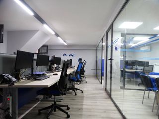 Büro in Reina Victoria - Matadero. Moderna oficina con magnífica distribución interior