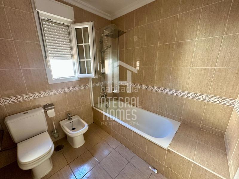 Foto 6c631360-22e8-4a97-9798-a5f42cb0418f. Casa bifamiliare con parcheggio in Ayamonte ciudad Ayamonte