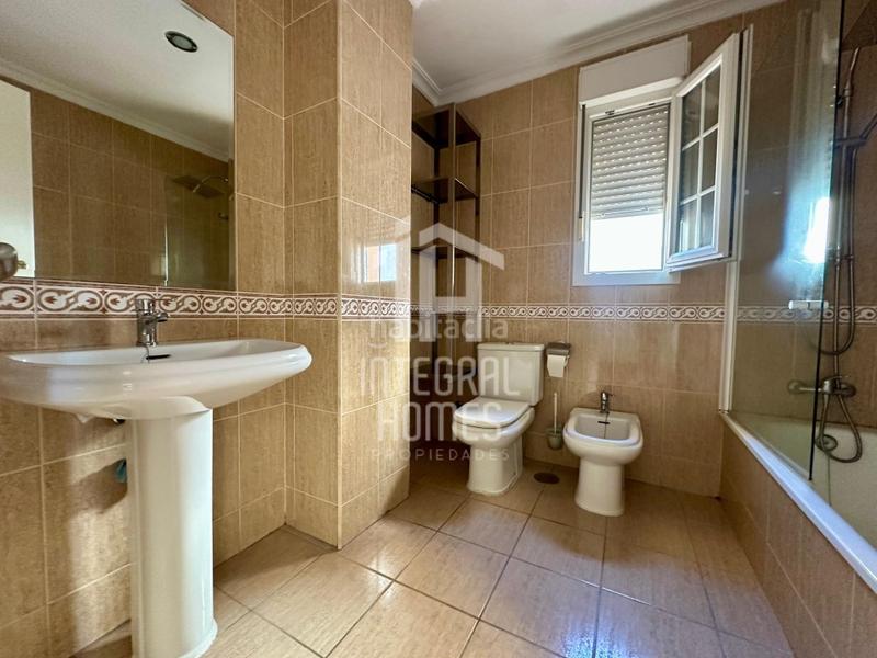 Foto fbb7810e-4284-40c3-a9a9-56af1c9cfb05. Casa bifamiliare con parcheggio in Ayamonte ciudad Ayamonte