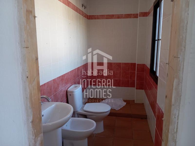 Foto cdc91c7e-be7f-4c77-90d1-61583a3f34b6. Casa adossada a Corteconcepción