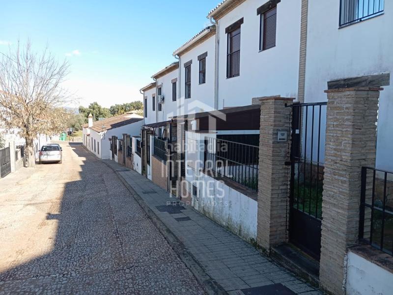 Foto e2d8ed33-d0d1-4ef8-b37c-fc39caba23eb. Casa adossada a Corteconcepción