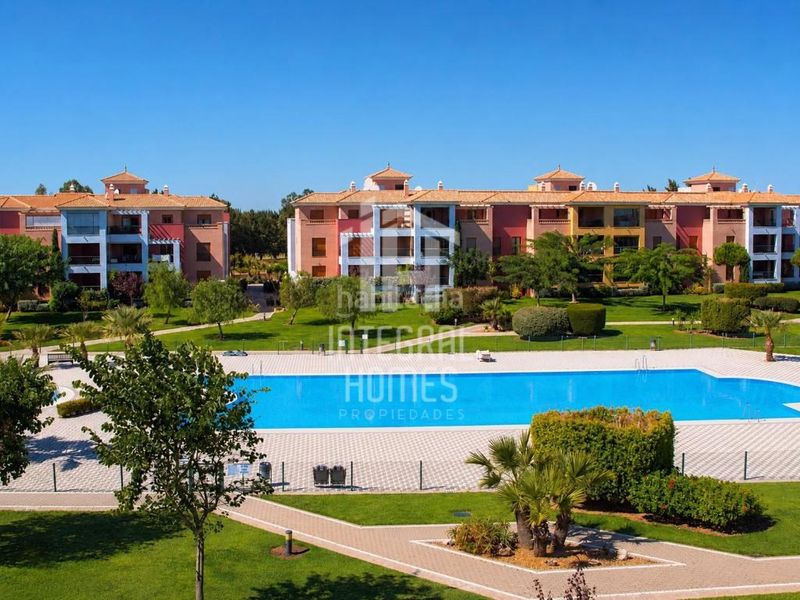 Foto 95ab81bf-e40d-4f1a-b672-47fd45f43ab9. Apartament amb aparcament a Isla Canela Ayamonte