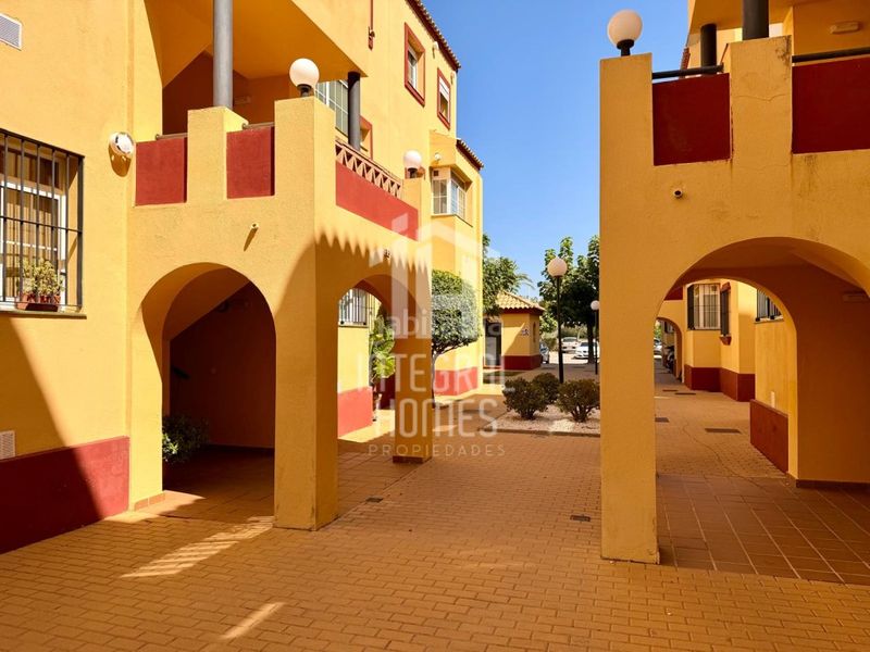Foto 1027404a-47cf-44b6-a3a0-15992a7c2f5d. Apartament amb aparcament piscina a Costa Esuri Ayamonte