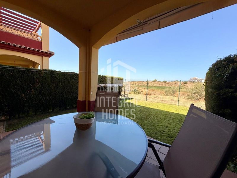 Foto 4af804bb-0c3d-40c0-8cdf-eb3cb7f2c1d8. Apartament amb aparcament piscina a Costa Esuri Ayamonte