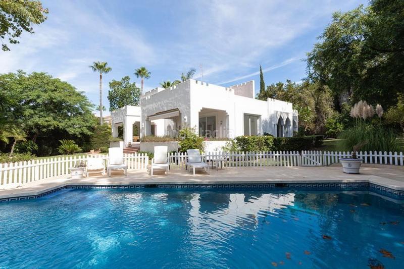 Foto e90dfd43-946d-428a-931e-661bdb3d4175. Chalet mit pool in Paraiso - Barronal Estepona