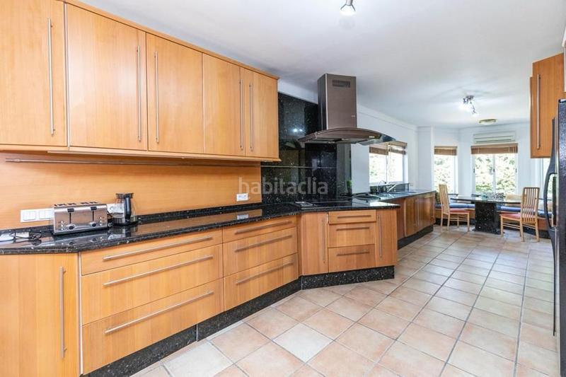 Foto 5fa1391f-b940-4e9b-a498-d638ac7c4e4f. Chalet avec piscine dans Paraiso - Barronal Estepona