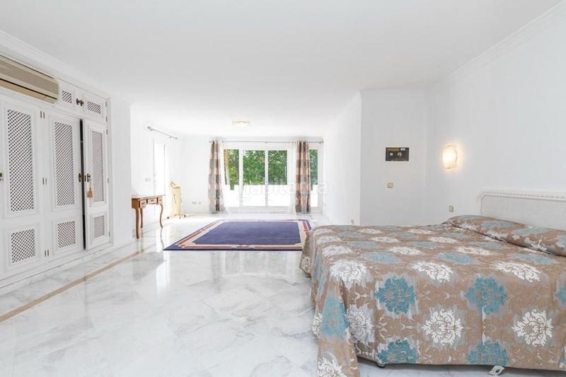 Foto 7a594c04-6f96-4459-b724-202c69b5e9ec. Chalet avec piscine dans Paraiso - Barronal Estepona