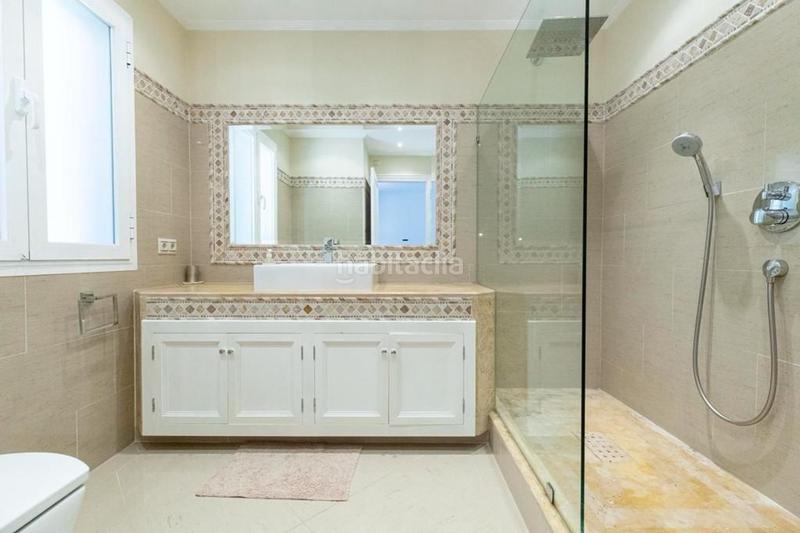 Foto 34f924e1-89aa-4a2f-bdda-f71db98e6d9a. Xalet amb piscina a Paraiso - Barronal Estepona