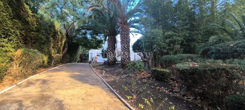 Foto 7bb26236-56cb-4fe3-b1d0-5674f6e3b2fb. Xalet amb piscina a Paraiso - Barronal Estepona