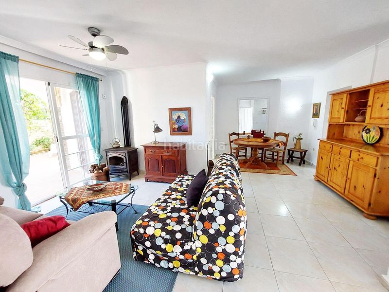 Foto a4bc1b10-299b-4b78-b149-a841e5028f2e. Casa aparellada amb aparcament piscina a Calahonda Mijas