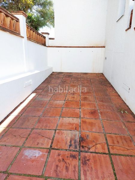 Foto f625abb9-2b0f-49dd-801d-17c7015c653d. Casa aparellada amb aparcament piscina a Calahonda Mijas