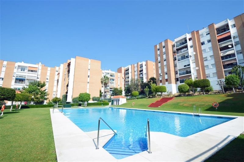 Foto 921bef5c-a62b-48ac-9660-3cd744d5bc9c. Pis amb aparcament piscina a Arroyo de la Miel Benalmádena