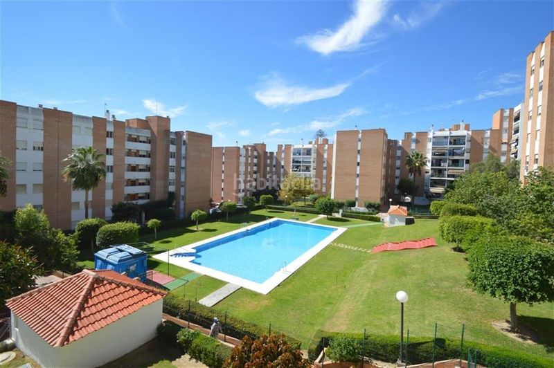 Foto c03d438b-fcd8-4f65-a4f5-7cb8b015add0. Pis amb aparcament piscina a Arroyo de la Miel Benalmádena