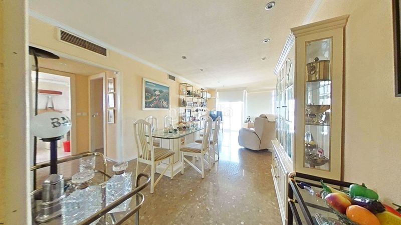 Foto 118a1d97-eb99-4bdc-ad5a-6c61fbed7800. Piso en Playamar - Benyamina Torremolinos