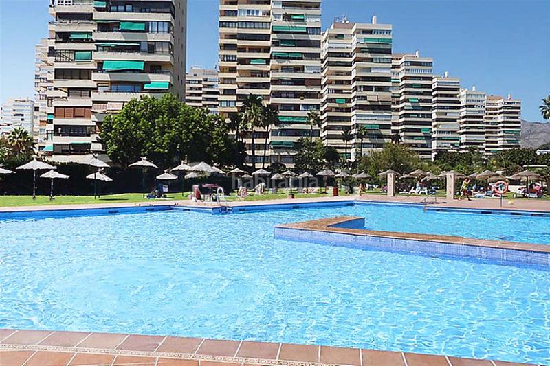 Foto 613a9a35-1a9d-413e-9cfe-3ded600b78c7. Piso en Playamar - Benyamina Torremolinos