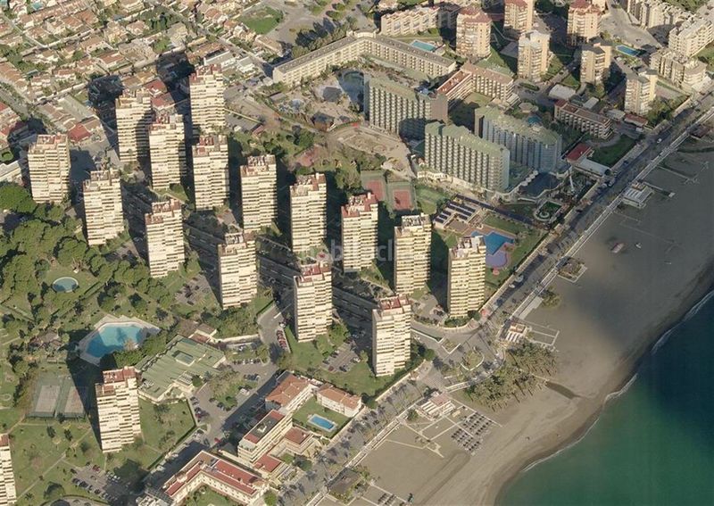 Foto d45b5188-ad14-4b4b-9545-4318c35b74a6. Piso en Playamar - Benyamina Torremolinos