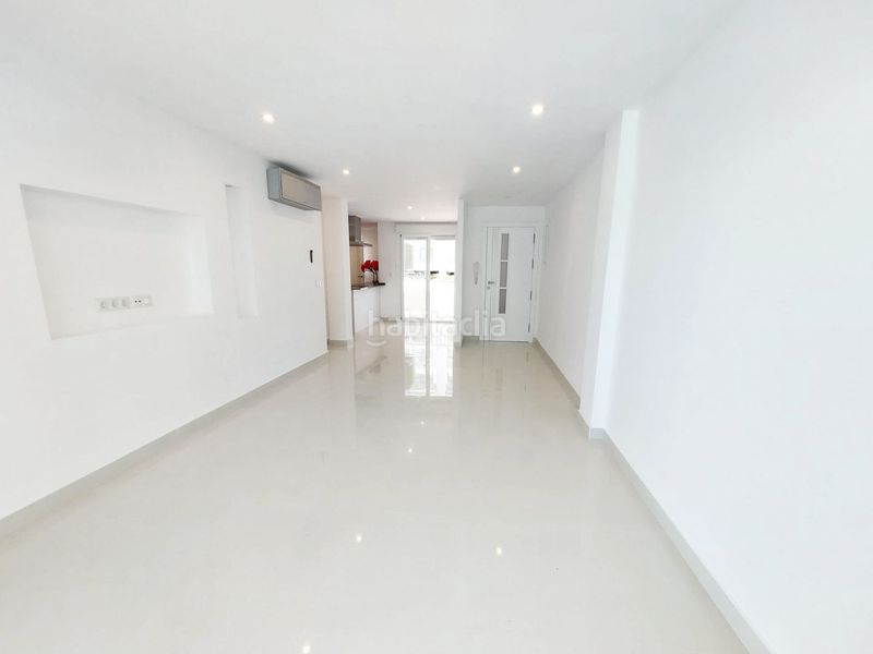 Foto f9b4ff32-ef74-45c2-abd7-352782a25941. Piso en Playa de los Boliches Fuengirola