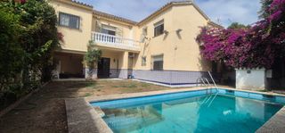 Xalet a Solymar. Villa independiente con piscina privada en venta en benalmadena