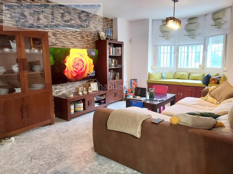 Foto 39ef1bab-3a3b-48f4-afad-8856a934dae2. Casa con parcheggio in Zona Universitaria Bormujos