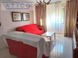 Pis  Calle abril. Macarenahermandad del trabajo. 4 dormitorios y ascensor.