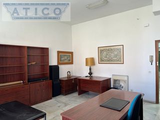 B�ro en Cruz Roja. Oficina en venta en ronda xii