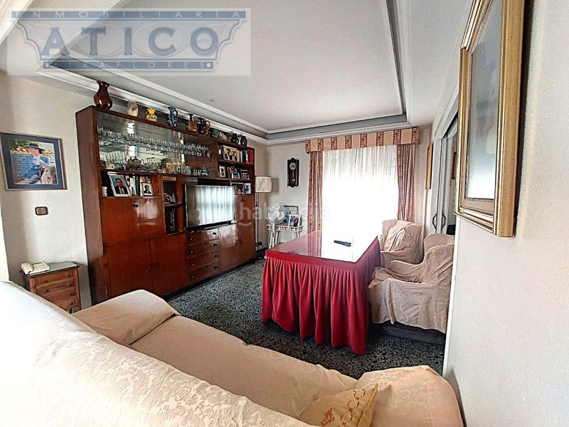 Foto 40f873bd-aed8-446c-b2ba-2d550c316609. Casa amb aparcament a Cruz Roja Sevilla