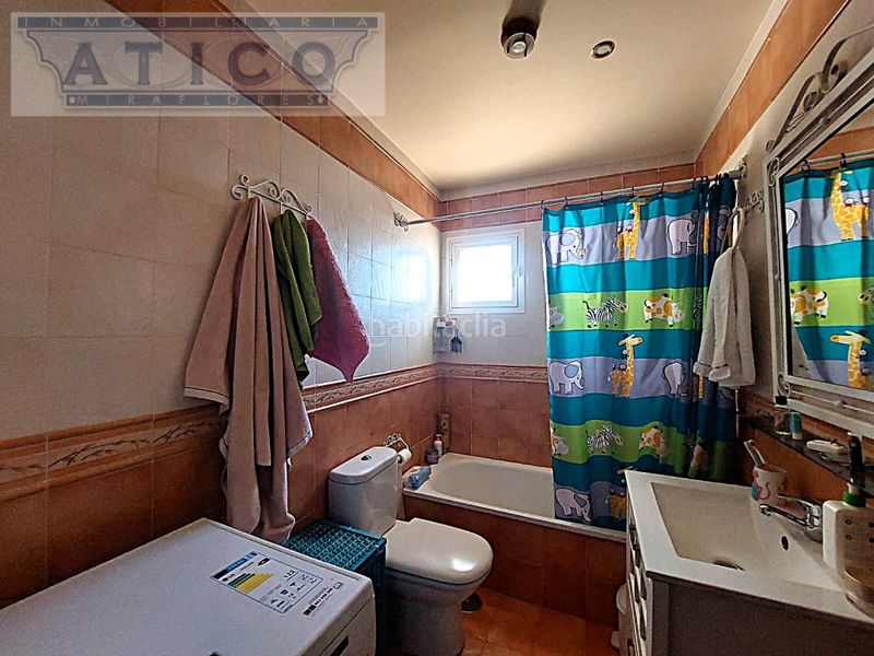 Foto 9c23c6b5-4bd9-40ac-b548-266632a1b7b9. Casa amb aparcament a Cruz Roja Sevilla