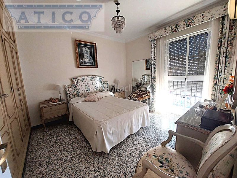 Foto a57d8ce7-0969-450c-84fb-5ba423d7dab5. Casa amb aparcament a Cruz Roja Sevilla