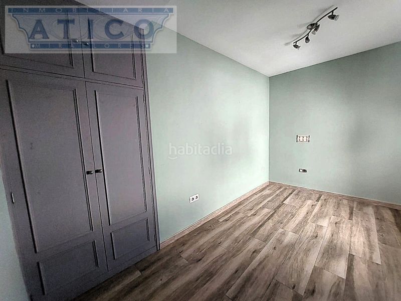 Foto b5f0b744-47ff-48aa-9732-90cb665d8c41. Casa amb aparcament a Cruz Roja Sevilla