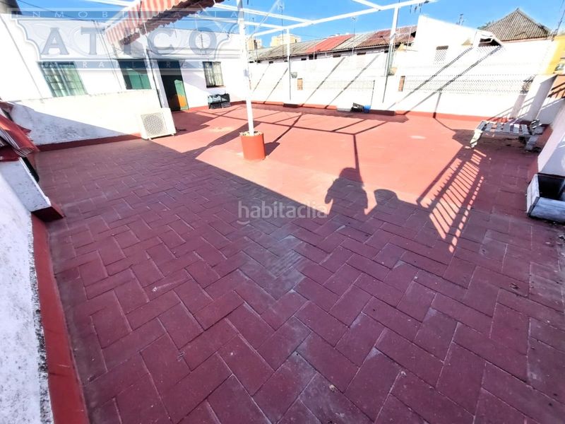 Foto cfc49a37-438f-4bf1-9b7c-2973e016e825. Casa amb aparcament a Cruz Roja Sevilla