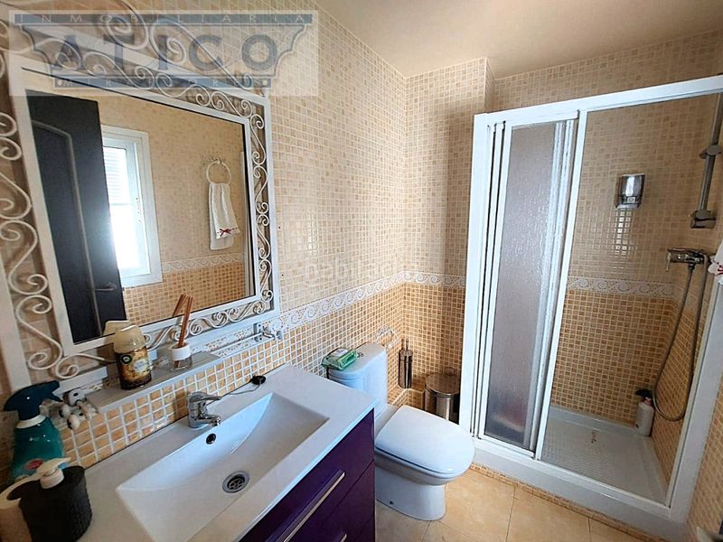Foto cfce183d-1b0e-4c34-90f8-ddb216586652. Casa amb aparcament a Cruz Roja Sevilla