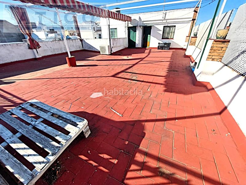 Foto e2ca97dd-7d13-44ff-a706-a29c6a54cd5c. Casa amb aparcament a Cruz Roja Sevilla
