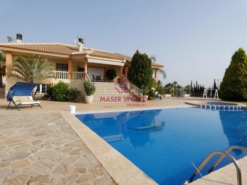 Foto 137558bd-eab2-423a-af2e-4e62acf01e41. Chalet with parking pool in Mazarrón casco urbano Mazarrón