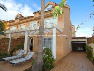 Chalet in Bahia. Fabulosa casa situada muy centrica, cercana a todos los servicio