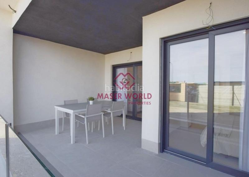 Foto eeb13245-17e8-4e62-af83-825b3d3afbf7. Apartament amb aparcament piscina a Torreblanca Torrevieja