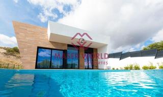 Xalet en Balcn de Finestrat-Terra Marina. Villa en urbanizacion de alto standing
