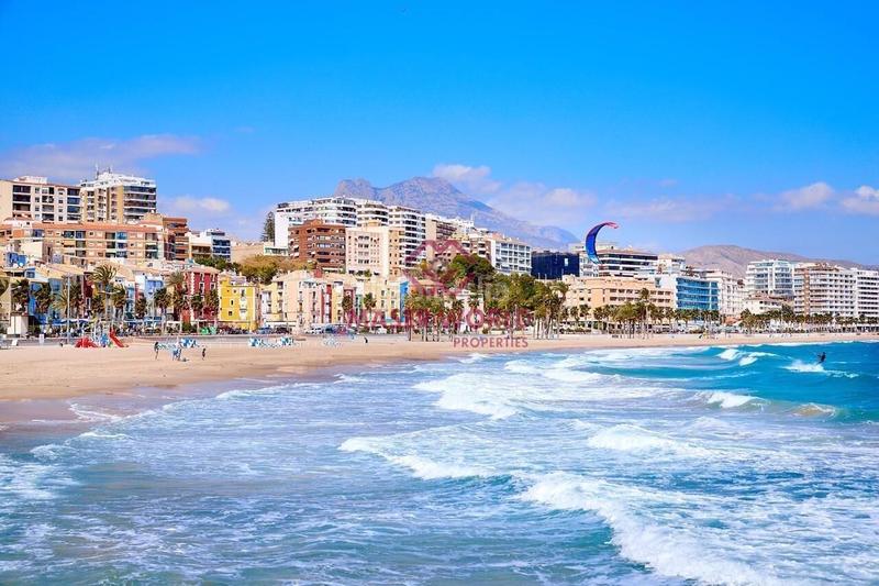 Foto 4cb6bb7f-b965-4268-9165-b62df3dd0592. Piccolo appartamento con parcheggio in Centro Urbano Vila Joiosa (la)